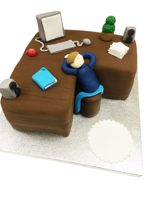 Featured image of post Computer Theme Cake - Or click on the computer cake picture to see the full size photo.