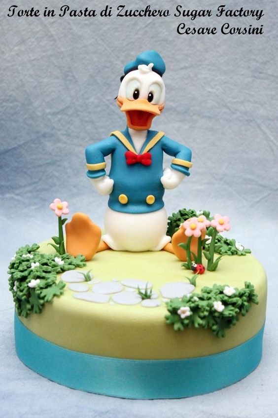 Some Donald Duck themed Cakes