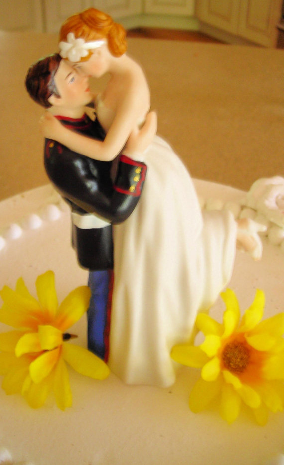 usmc-marine-corps-wedding-cake-topper-hug-pose-bride-uniform-kiss-lift
