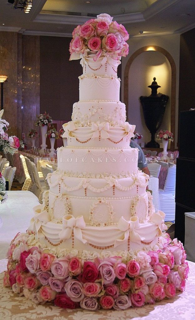 Classic-tall-wedding-cake-640x1050