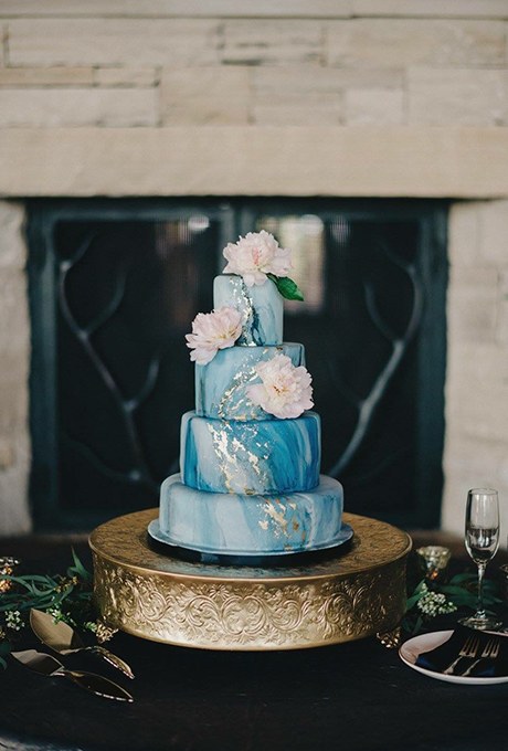 2016_bridescom-Editorial_Images-08-modern-wedding-cakes-large-modern-wedding-cakes-ali-and-garrett-1