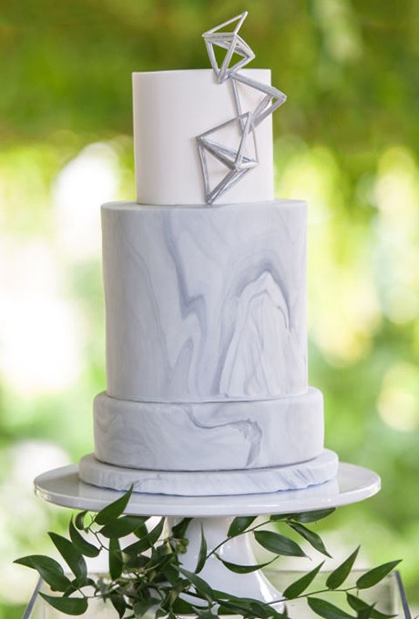 2016_bridescom-Editorial_Images-08-modern-wedding-cakes-large-modern-wedding-cakes-blush-wedding-photography